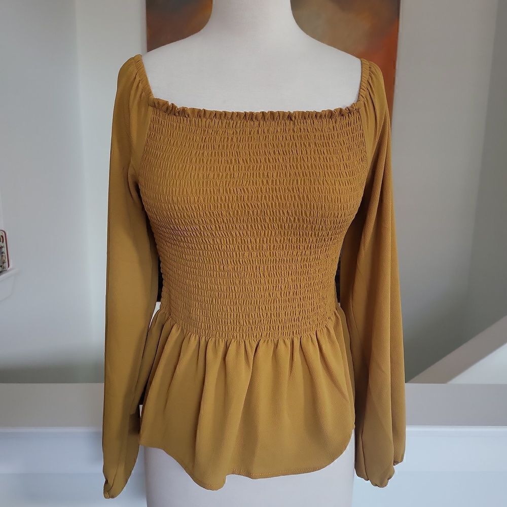 Ambiance Mustard Top Size M NWOT
